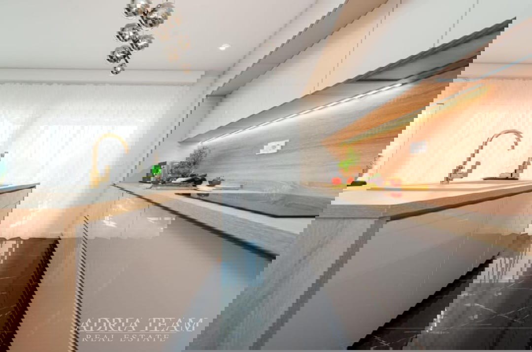 DVOETAŽNI APARTMANI U NOVOGRADNJI, BLIZINA MORA - PRIVLAKA