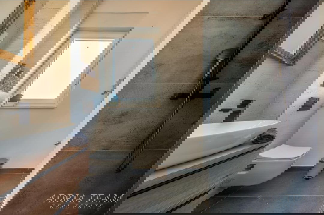 DVOETAŽNI APARTMANI U NOVOGRADNJI, BLIZINA MORA - PRIVLAKA