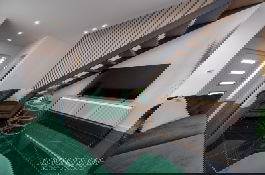 DVOETAŽNI APARTMANI U NOVOGRADNJI, BLIZINA MORA - PRIVLAKA