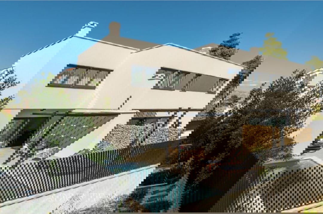 DVOETAŽNI APARTMANI U NOVOGRADNJI, BLIZINA MORA - PRIVLAKA