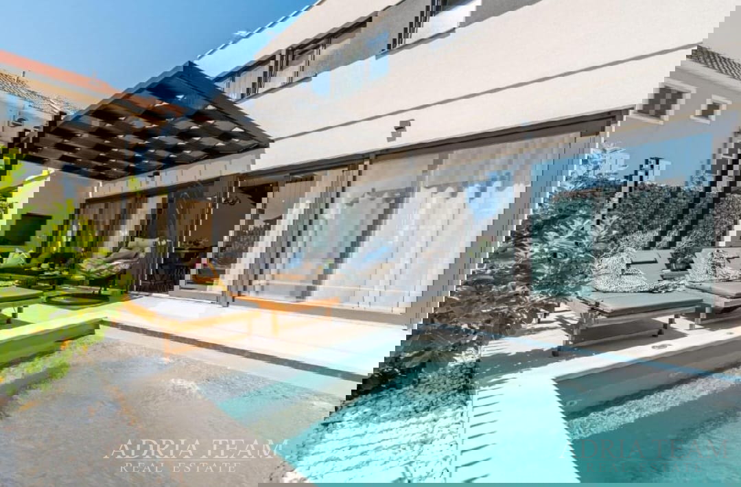 DVOETAŽNI APARTMANI U NOVOGRADNJI, BLIZINA MORA - PRIVLAKA