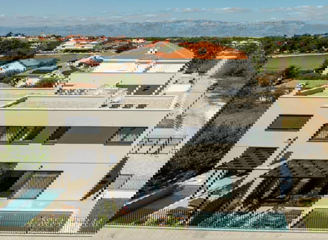 DVOETAŽNI APARTMANI U NOVOGRADNJI, BLIZINA MORA - PRIVLAKA