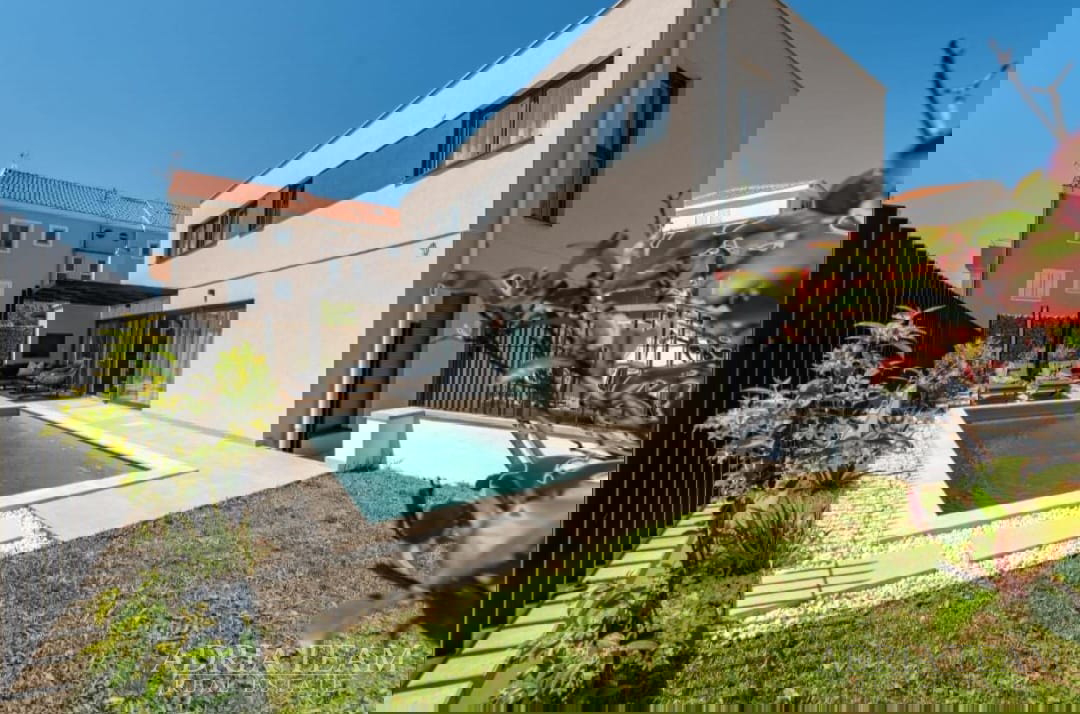 DVOETAŽNI APARTMANI U NOVOGRADNJI, BLIZINA MORA - PRIVLAKA