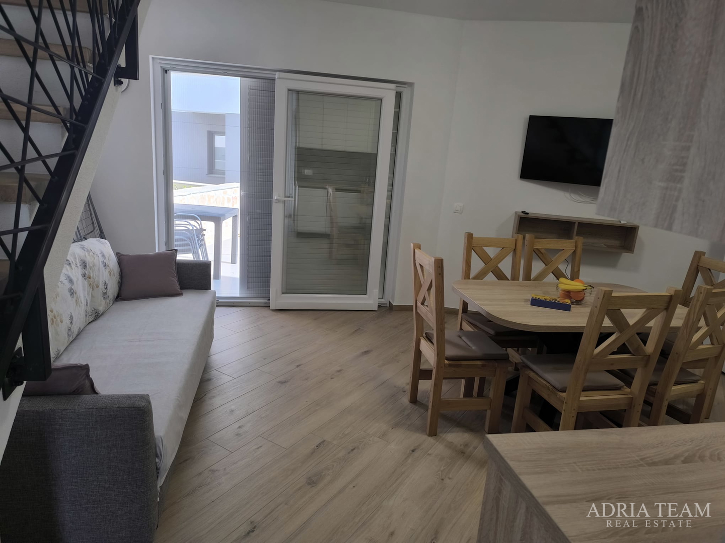 POLOVICA KUĆE S VELIKIM VRTOM - ŠIMUNI, PAG