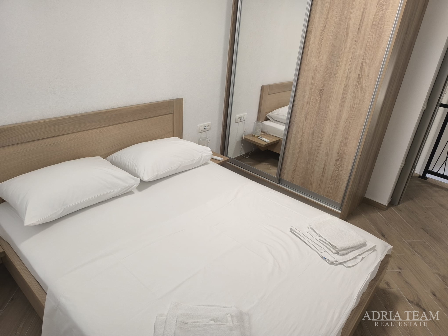 POLOVICA KUĆE S VELIKIM VRTOM - ŠIMUNI, PAG