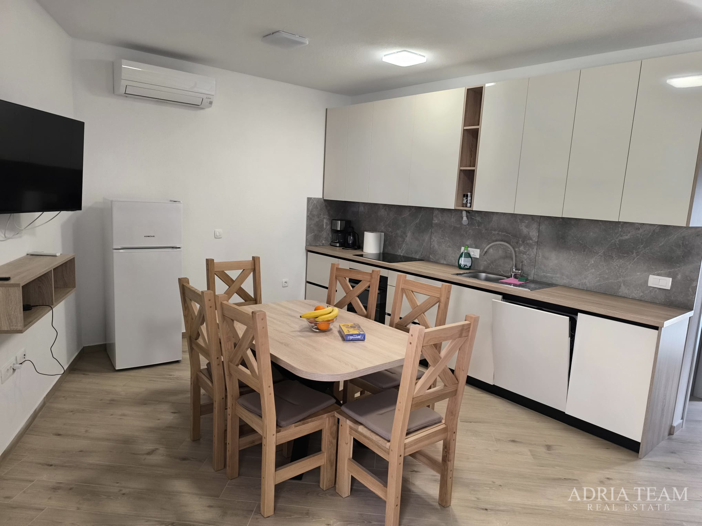 POLOVICA KUĆE S VELIKIM VRTOM - ŠIMUNI, PAG