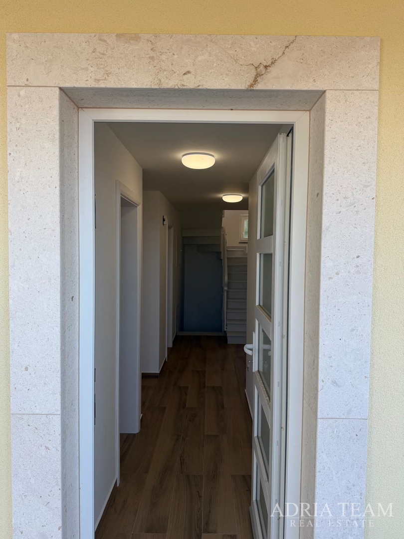 PRODAJE SE KUĆA S BAZENOM – PETRČANE