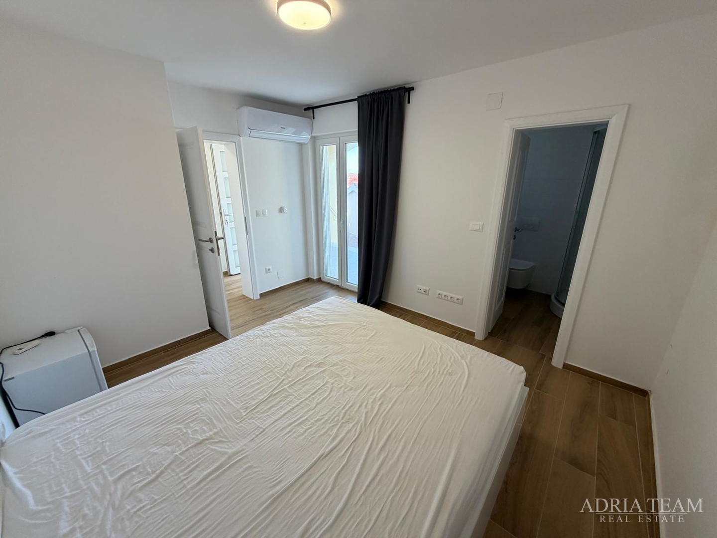 PRODAJE SE KUĆA S BAZENOM – PETRČANE