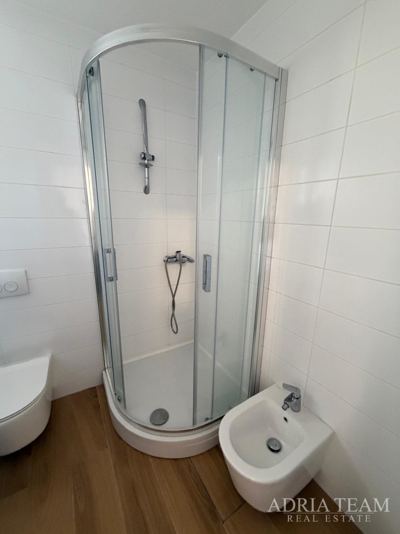 PRODAJE SE KUĆA S BAZENOM – PETRČANE