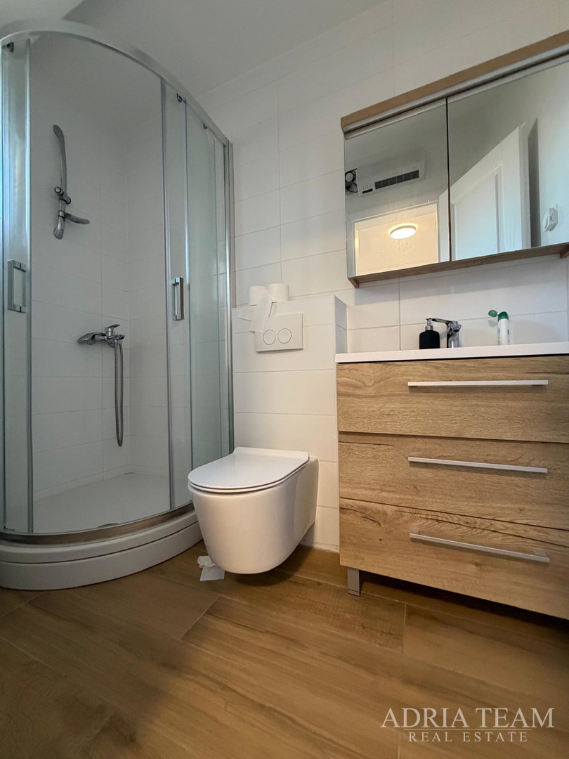 PRODAJE SE KUĆA S BAZENOM – PETRČANE