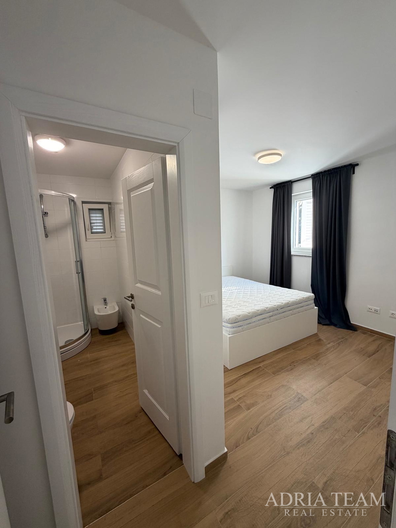 PRODAJE SE KUĆA S BAZENOM – PETRČANE