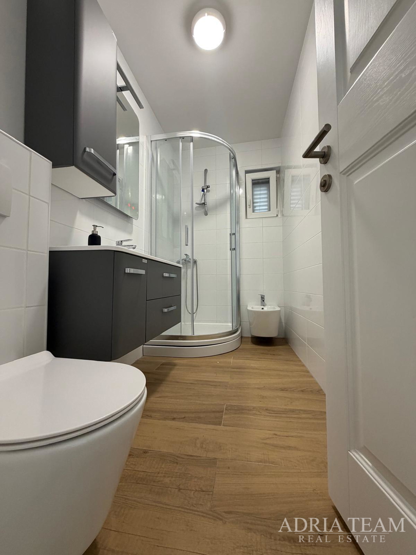 PRODAJE SE KUĆA S BAZENOM – PETRČANE