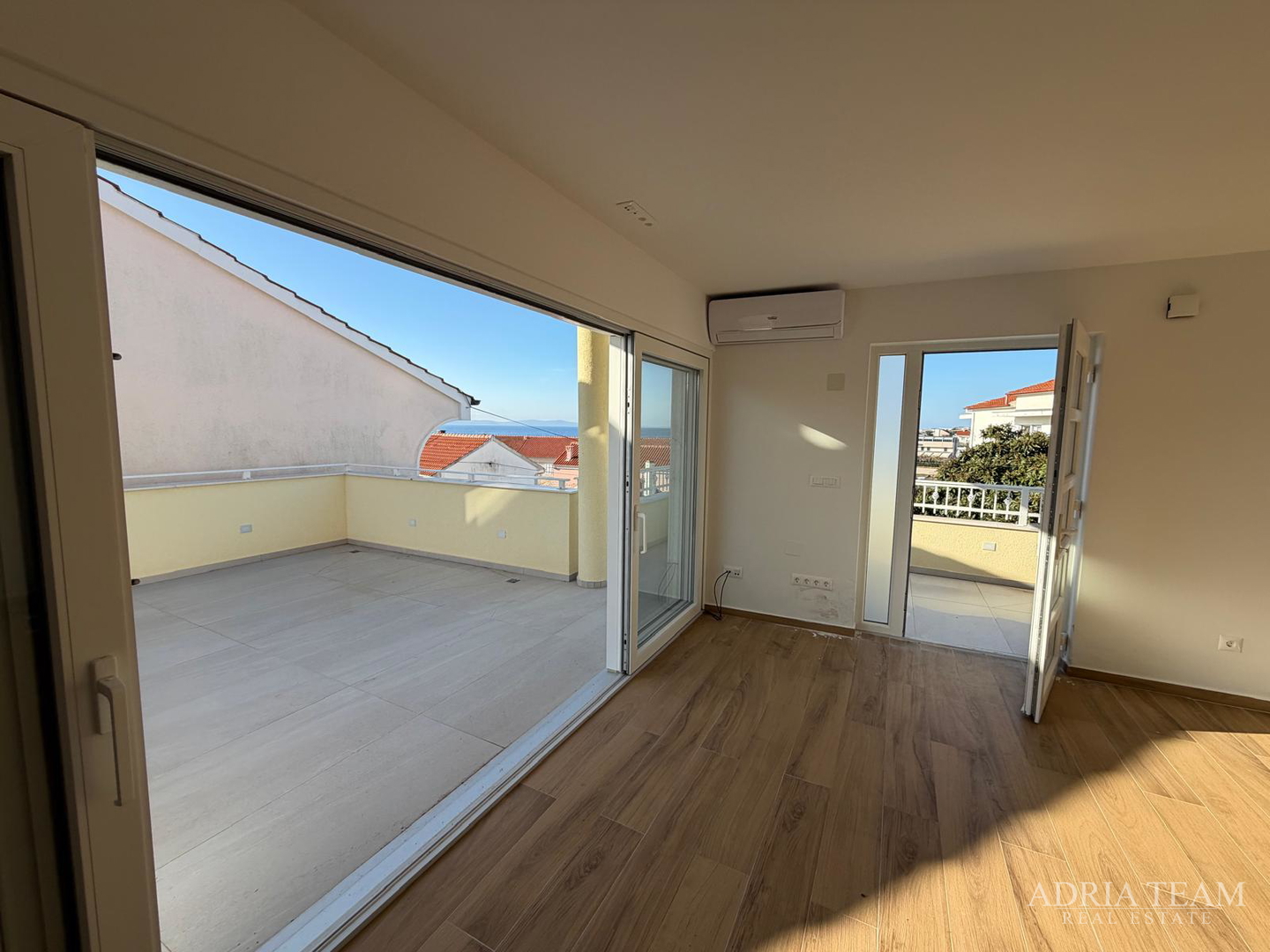 PRODAJE SE KUĆA S BAZENOM – PETRČANE