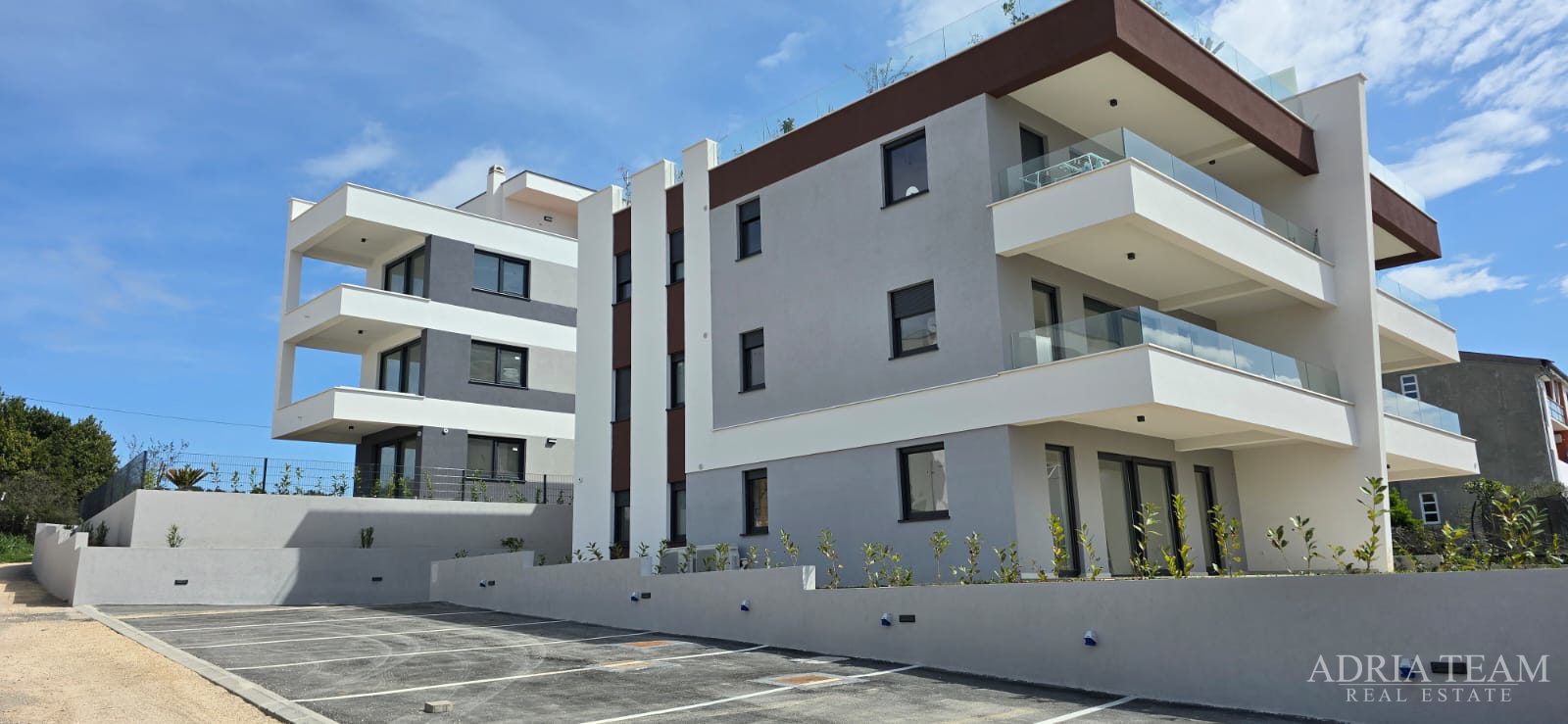 APARTMANI S POGLEDOM NA MORE. 150 m OD MORA, ZADAR - DIKLO