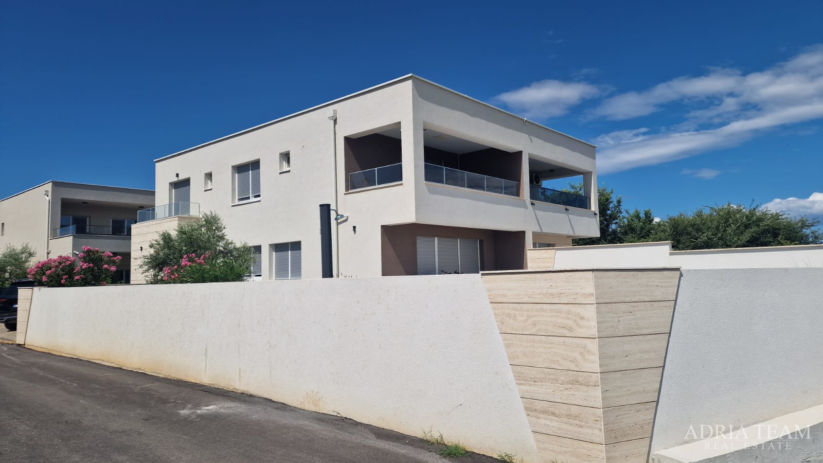 HERBSTAKTION! FERIENHAUS MIT POOL, 120 M VOM MEER ENTFERNT, NIN - ZADAR