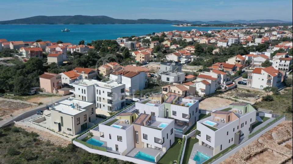 Kuća, Brodarica Thumbnail