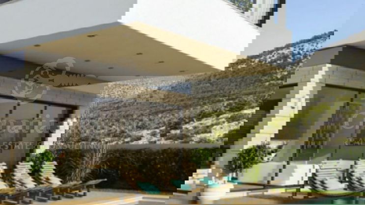 Kuća, Seget Vranjica Thumbnail