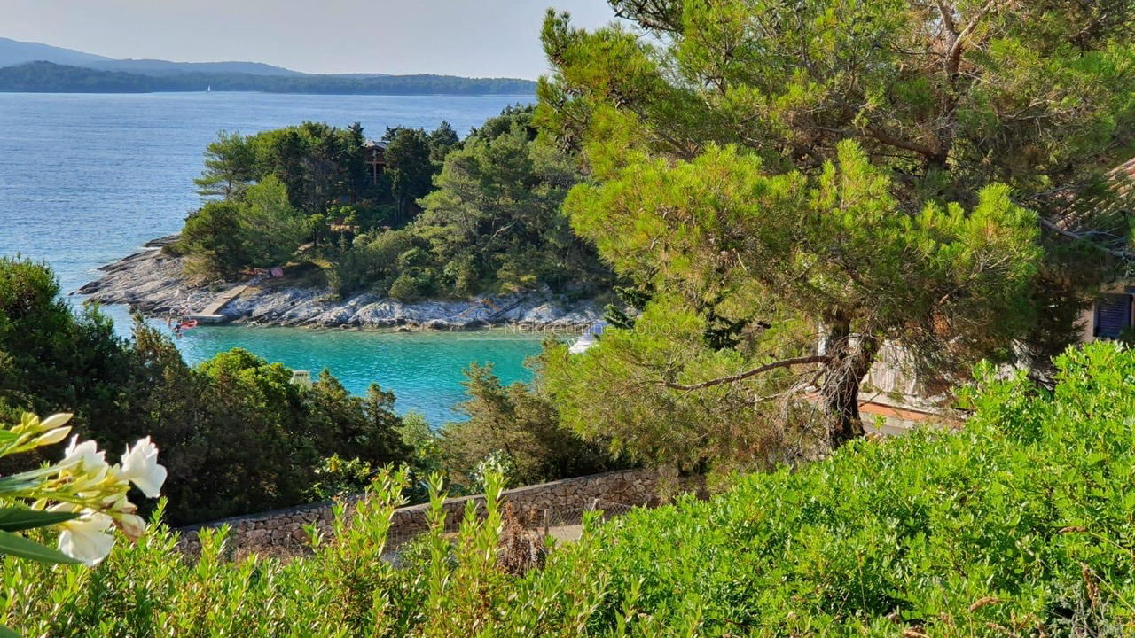 Mali Lošinj - Građevinsko, 412 m2