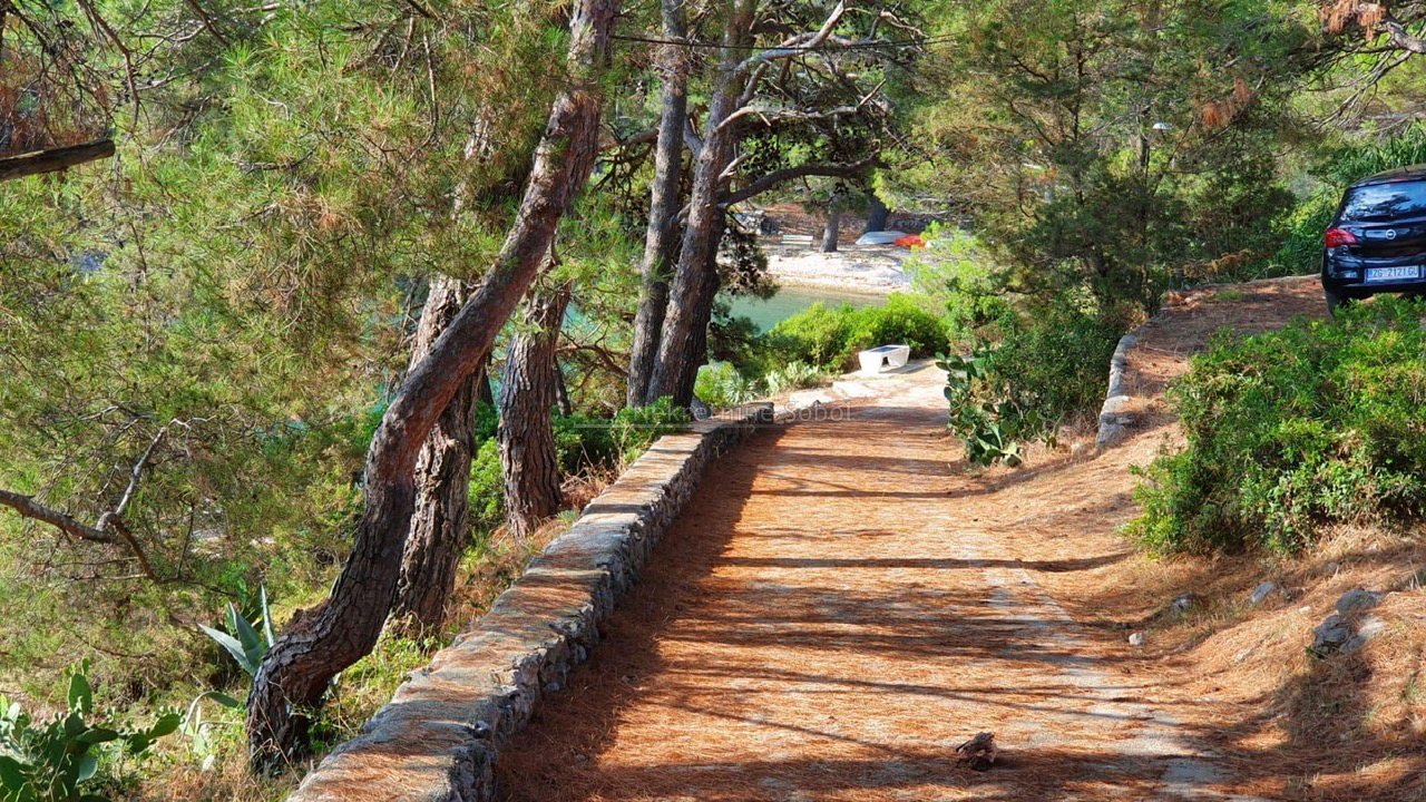 Mali Lošinj - Građevinsko, 412 m2