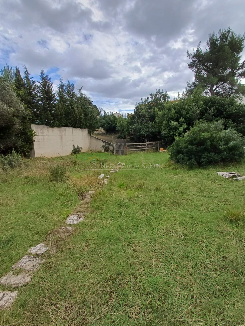 Veli Lošinj - Građevinsko, 1307 m2