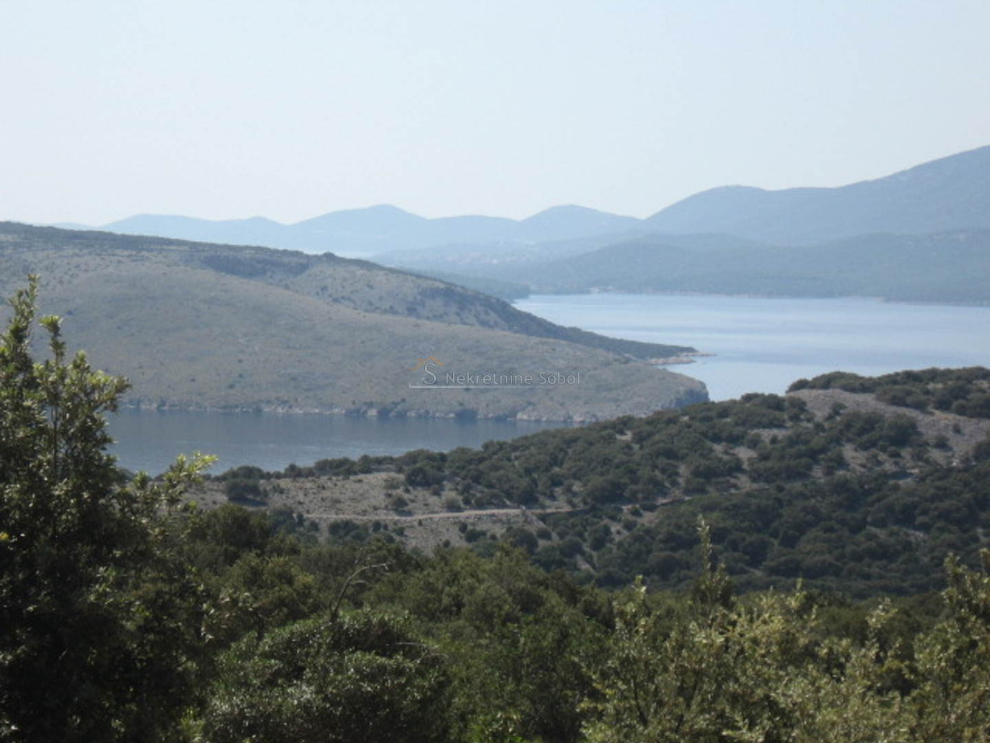Ustrine, Otok Cres - Kuća (Ruševina), 92 m2