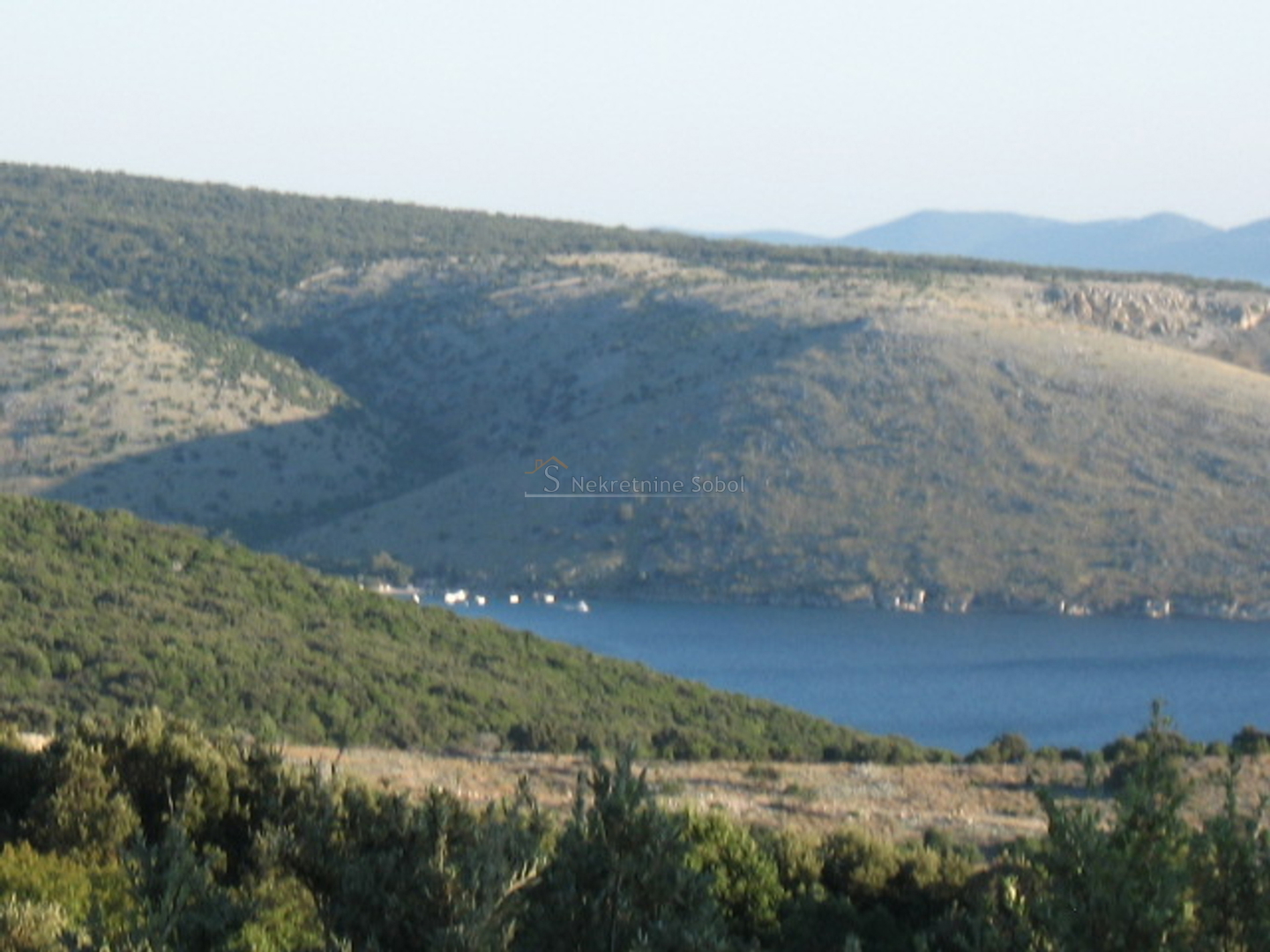 Ustrine, Otok Cres - Kuća (Ruševina), 92 m2