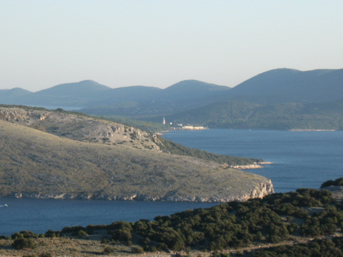 Ustrine, Otok Cres - Kuća (Ruševina), 92 m2