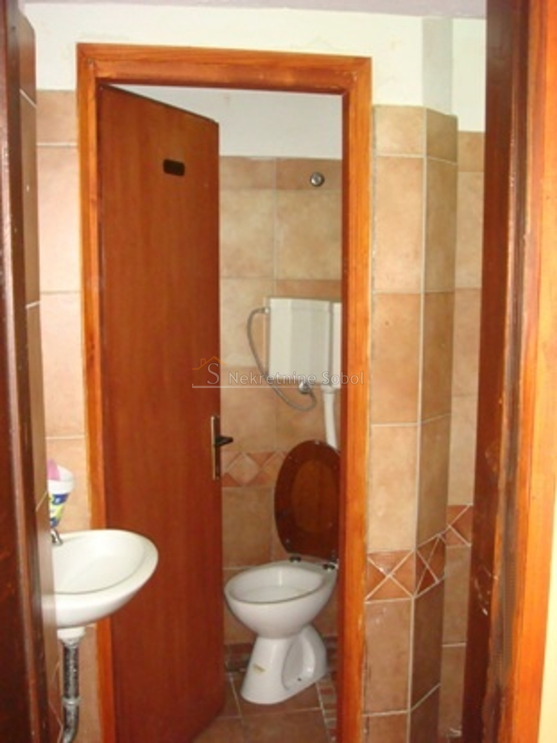 Mali Losinj - Bussines premise, 49,80 M2