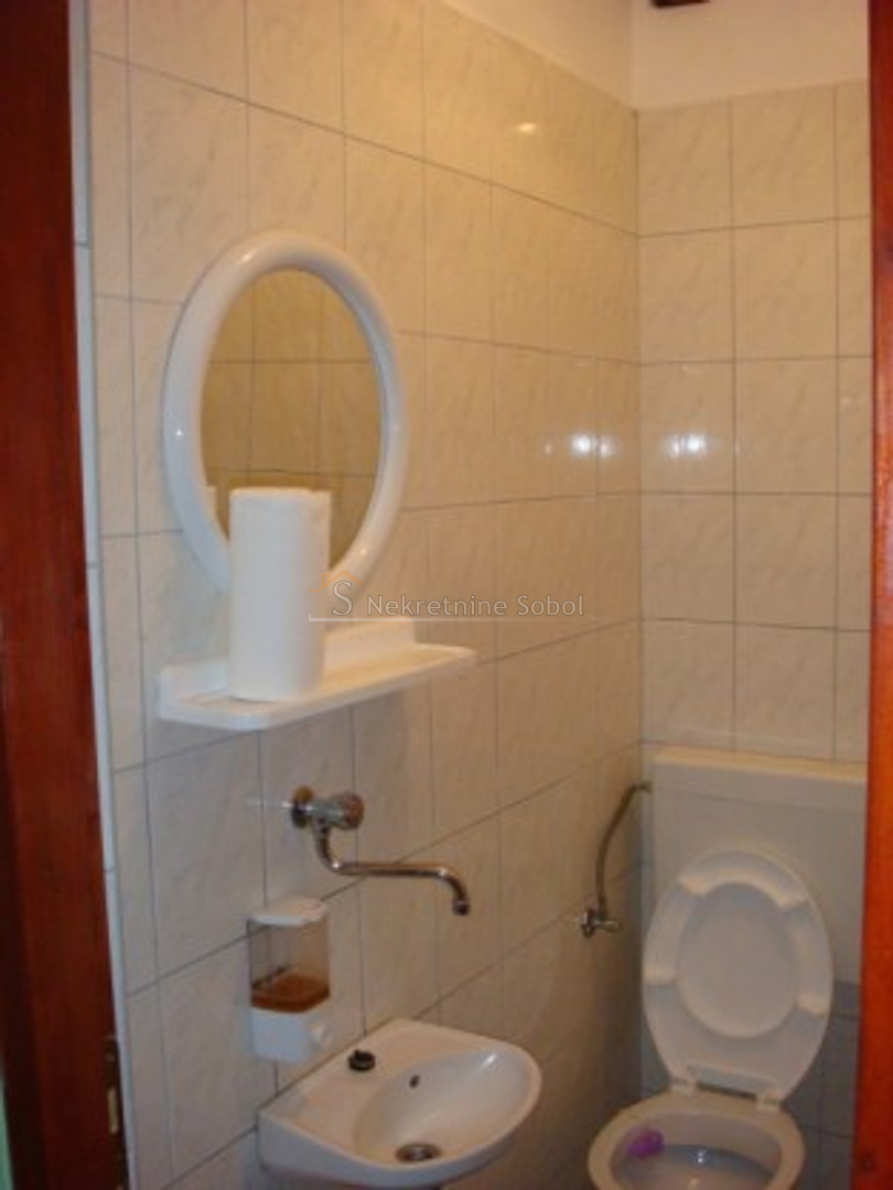 Mali Lošinj - Poslovno stambena, 250 M2