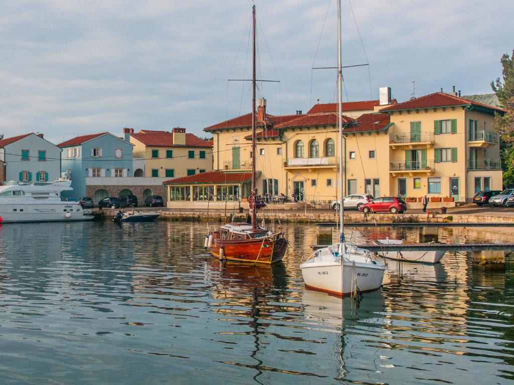 Nerezine, Otok Lošinj - Hotel, 850 m2