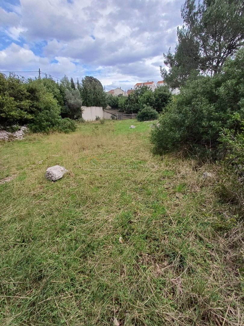 Veli Lošinj - Građevinsko, 1307 m2