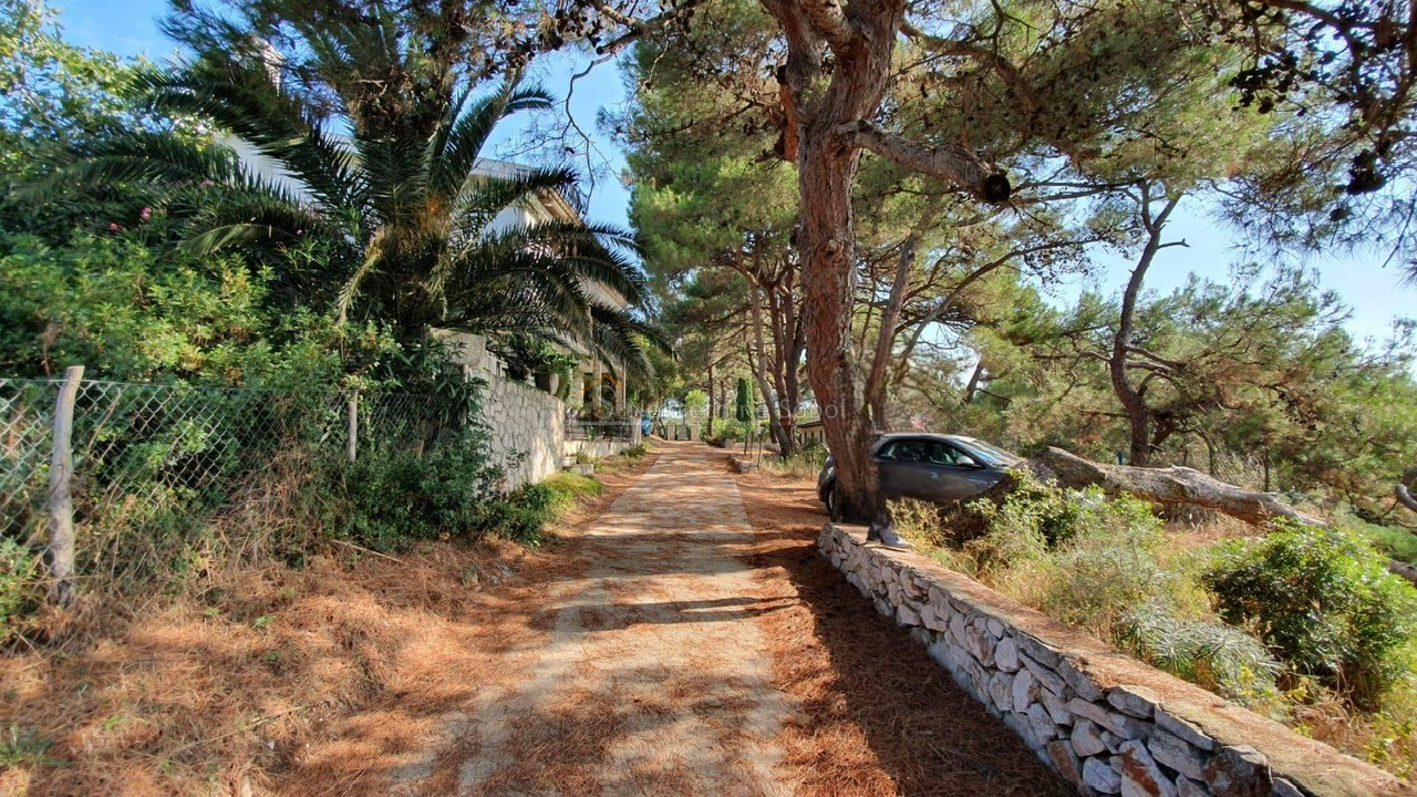 Mali Lošinj - Građevinsko, 412 m2