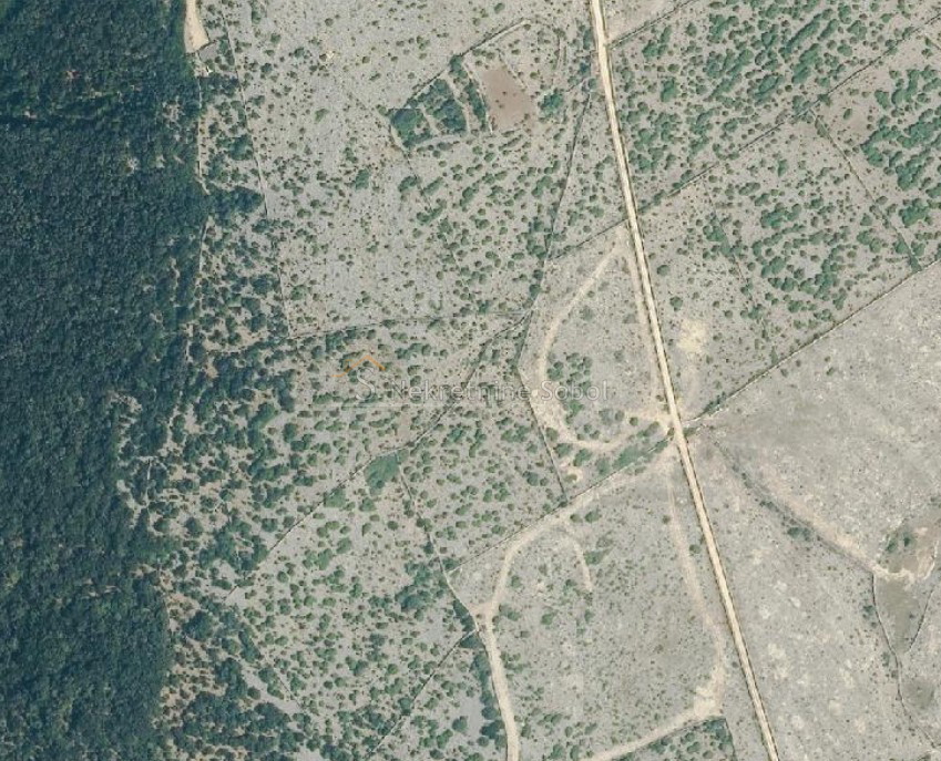 Ustrine, Island Cres - Agricultural, 9611 m2