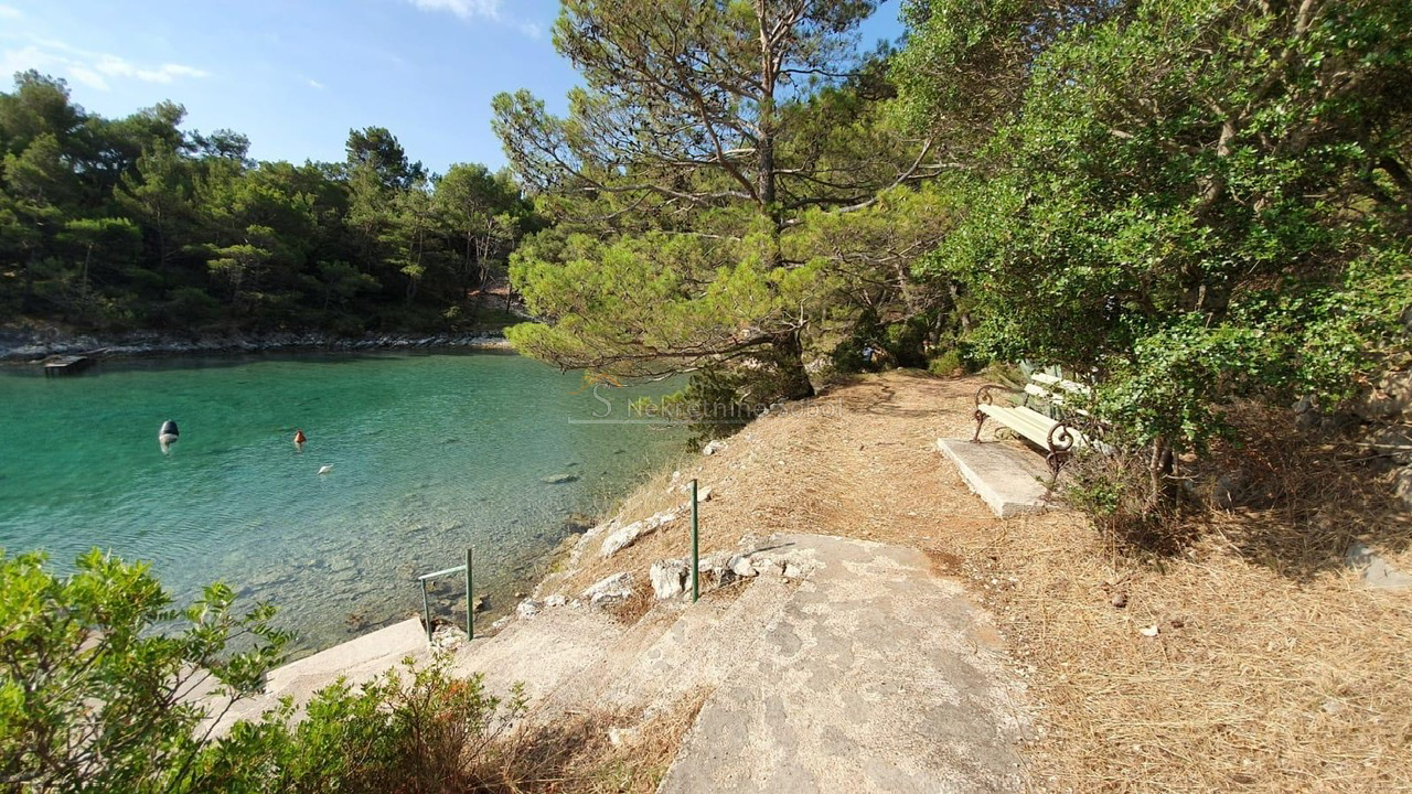 Mali Lošinj - Građevinsko, 412 m2