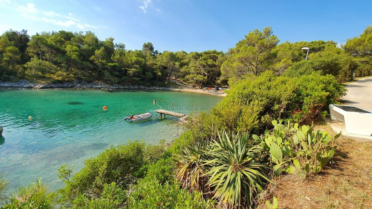 Mali Lošinj - Građevinsko, 412 m2