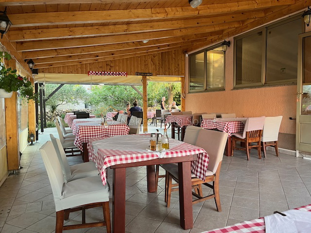 Belej, Island Cres - Restaurant, 96 m2