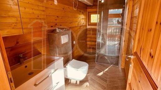 Fu&zcaron;ine&comma; atraktivna nova drvena ku&cacute;a