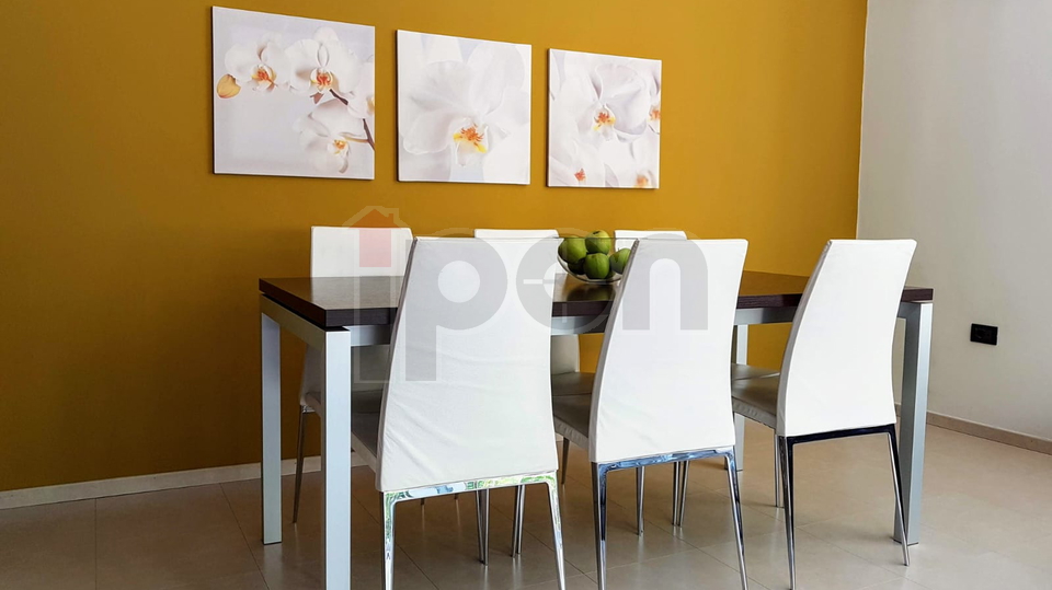 Риека-Белведер, отличный двухкомнатный апартамент с гостиной-столовой, 68 м2, балкон