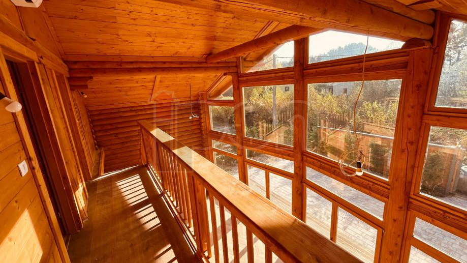 Fu&zcaron;ine&comma; atraktivna nova drvena ku&cacute;a