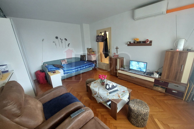 Rijeka, Podmurvice,  stan 1S+DB, niži kat, pogodan za starije i teže pokretne osobe!