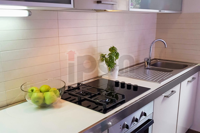 Риека-Белведер, отличный двухкомнатный апартамент с гостиной-столовой, 68 м2, балкон