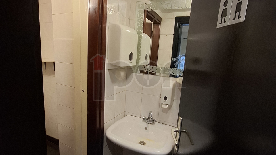 Krnjevo&comma; prodaje se uhodani caffe bar sa inventarom