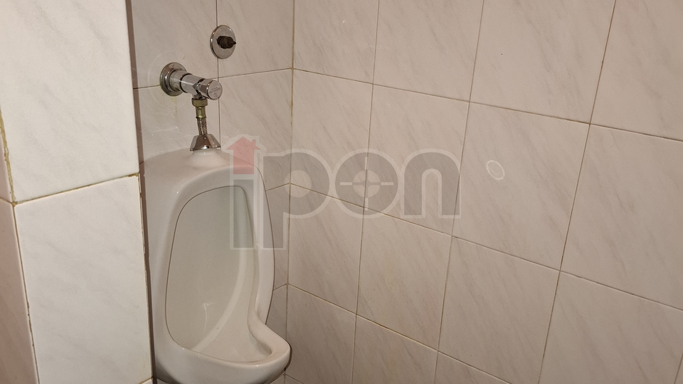 Krnjevo&comma; prodaje se uhodani caffe bar sa inventarom