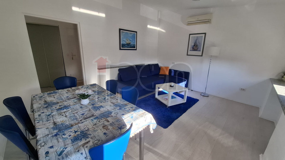 Rijeka, Centar, moderno uređeni stan za najam, niži kat, dobra lokacija!