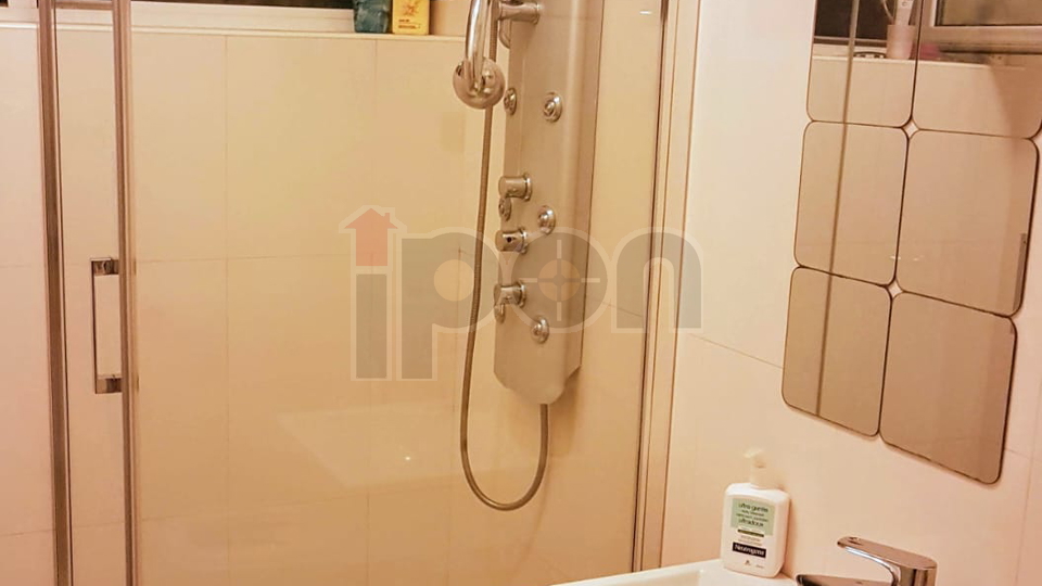 Риека-Белведер, отличный двухкомнатный апартамент с гостиной-столовой, 68 м2, балкон