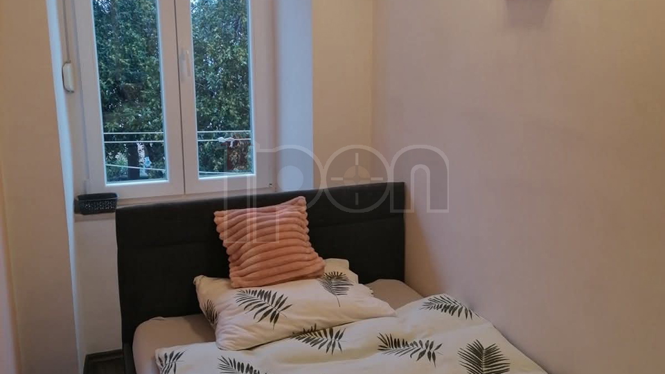 Krnjevo, manji dvosobni stan površine 36 m2 na 1. katu