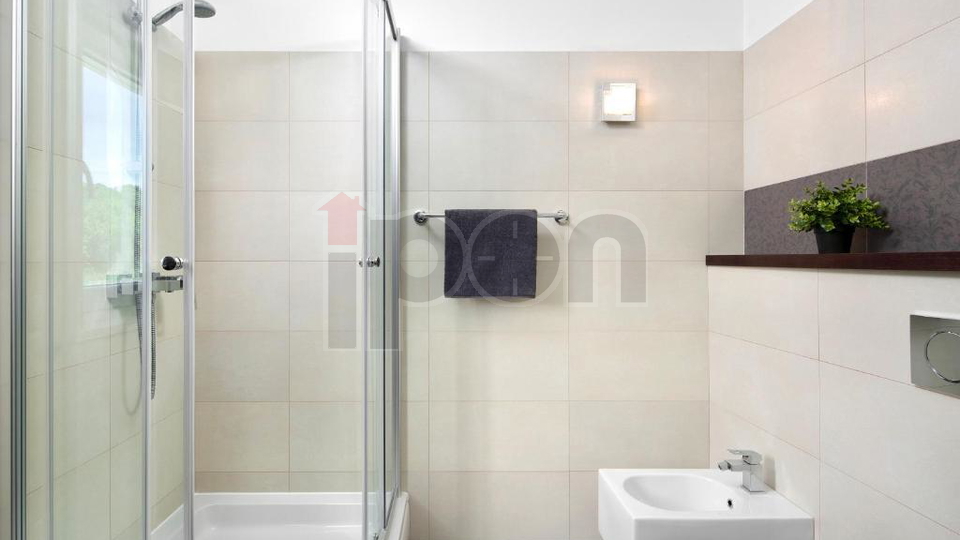 House, 350 m2, For Sale, Labin
