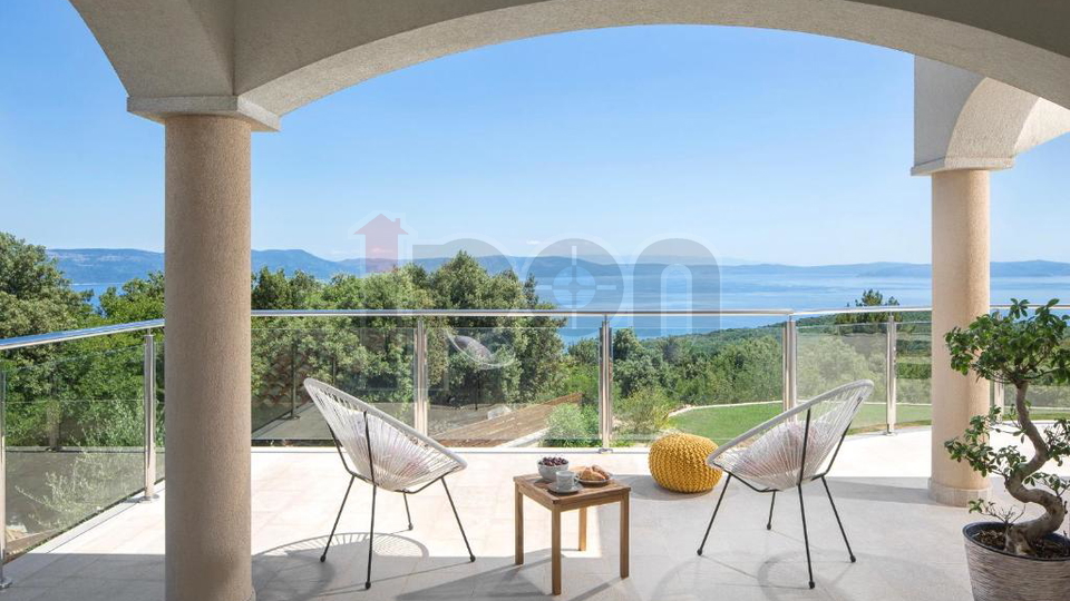 House, 350 m2, For Sale, Labin