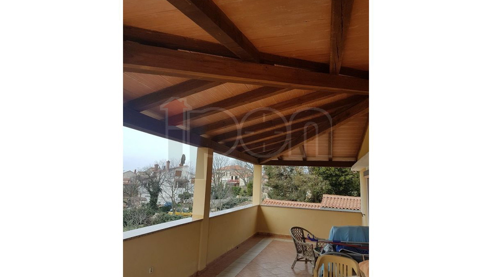 Poreč, okolica, dvojna obiteljska kuća + zasebni apartman, na prodaju!