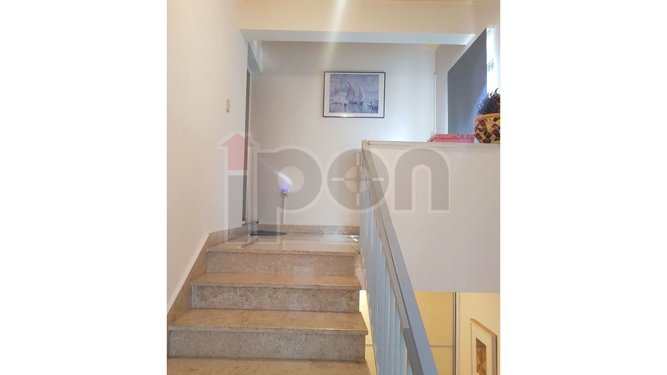 House, 230 m2, For Sale, Poreč